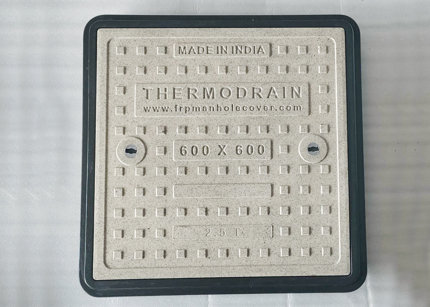 solid-top-manhole-covers-with-frame